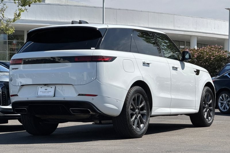 Land Rover Range Rover Sport Vehicle Full-screen Gallery Image 03