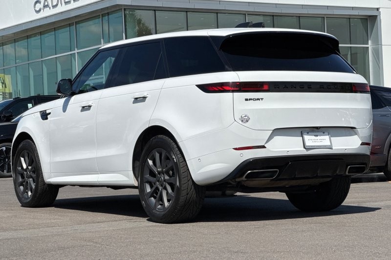 Land Rover Range Rover Sport Vehicle Full-screen Gallery Image 05