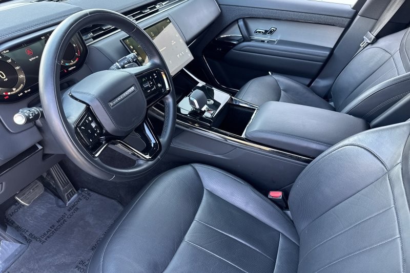 Land Rover Range Rover Sport Vehicle Full-screen Gallery Image 09