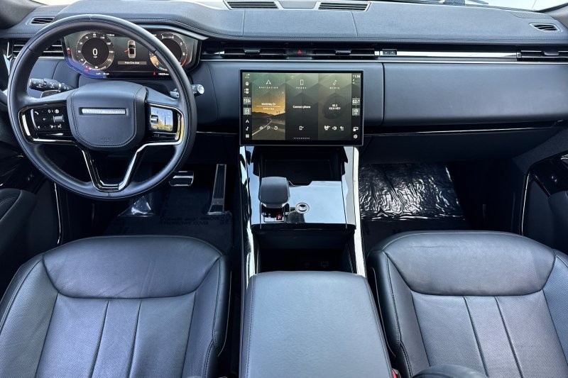 Land Rover Range Rover Sport Vehicle Full-screen Gallery Image 14