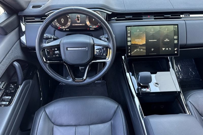 Land Rover Range Rover Sport Vehicle Full-screen Gallery Image 15