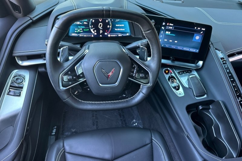 Chevrolet Corvette Vehicle Full-screen Gallery Image 15