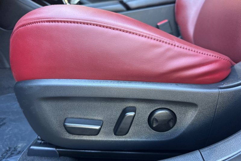 Mazda Mazda3 Vehicle Full-screen Gallery Image 13