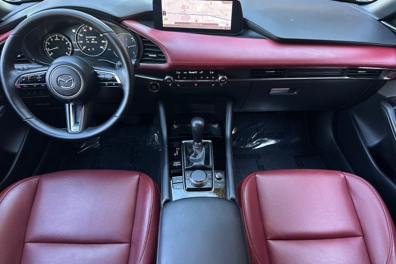 Mazda Mazda3 Vehicle Full-screen Gallery Image 15