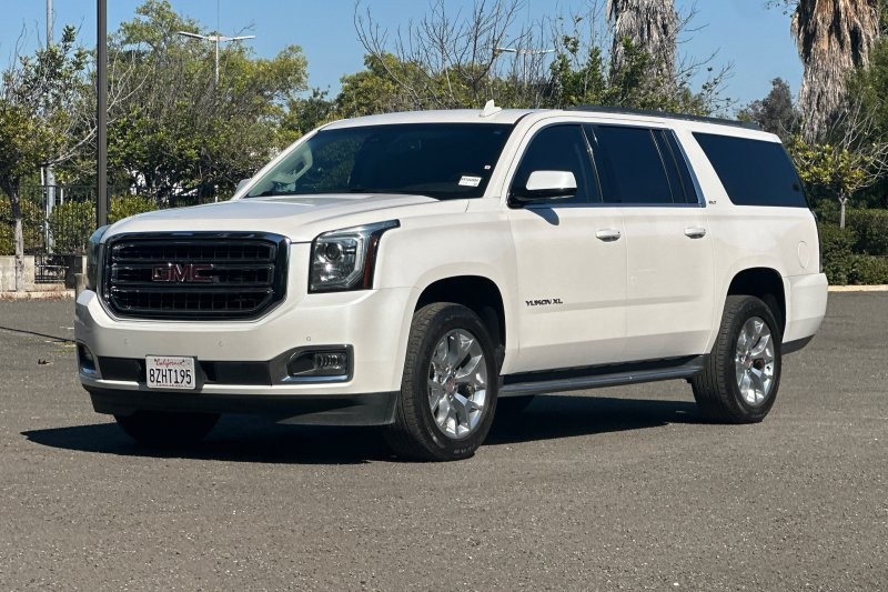 GMC Yukon XL Vehicle Full-screen Gallery Image 08