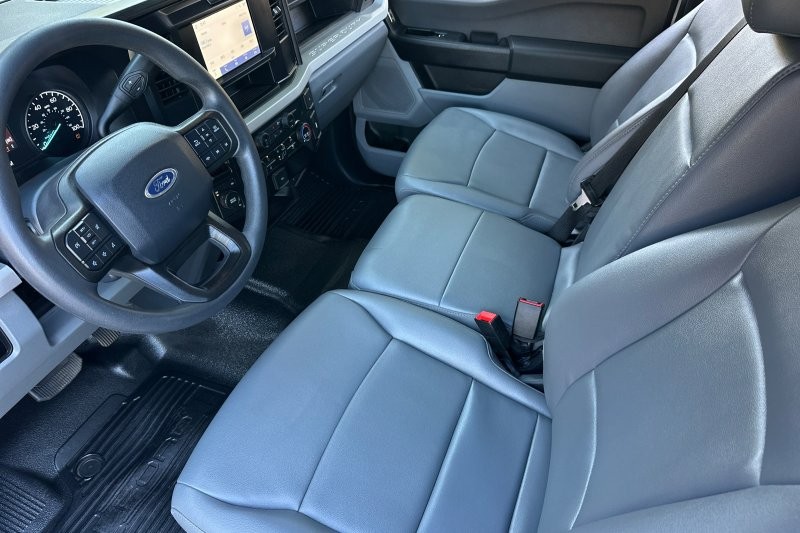 Ford F-250SD Vehicle Full-screen Gallery Image 10