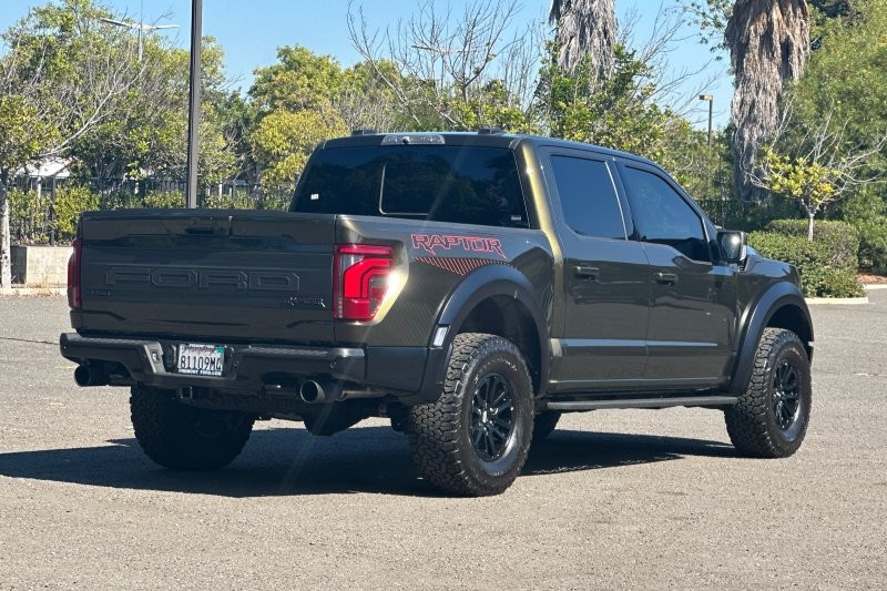 Ford F-150 Vehicle Full-screen Gallery Image 03