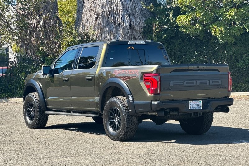 Ford F-150 Vehicle Full-screen Gallery Image 05