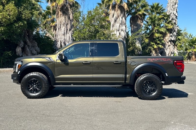 Ford F-150 Vehicle Full-screen Gallery Image 07