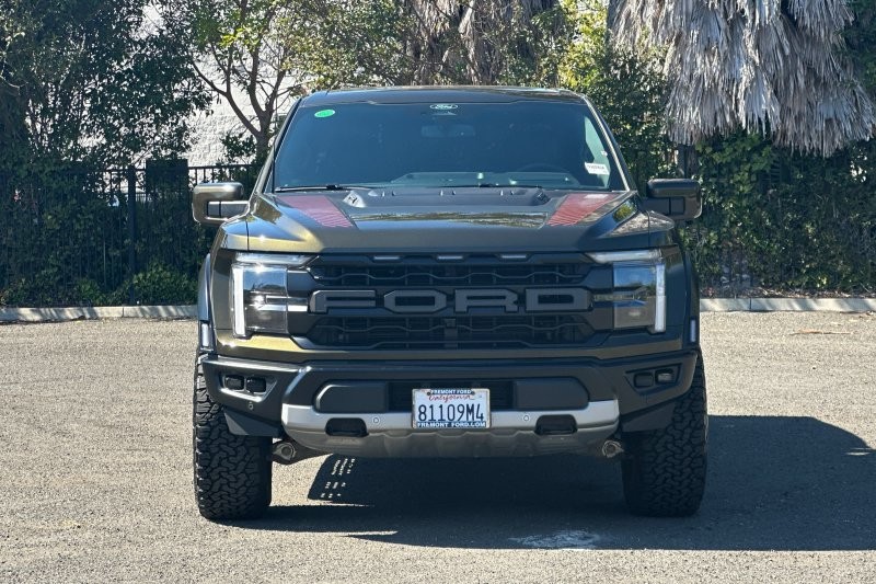 Ford F-150 Vehicle Full-screen Gallery Image 09