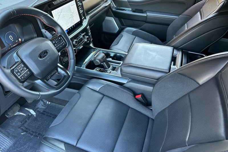 Ford F-150 Vehicle Full-screen Gallery Image 10