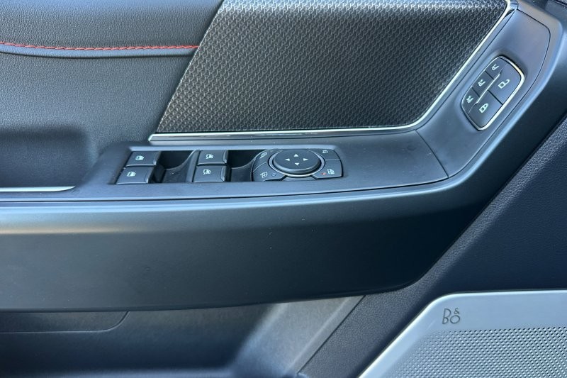 Ford F-150 Vehicle Full-screen Gallery Image 11