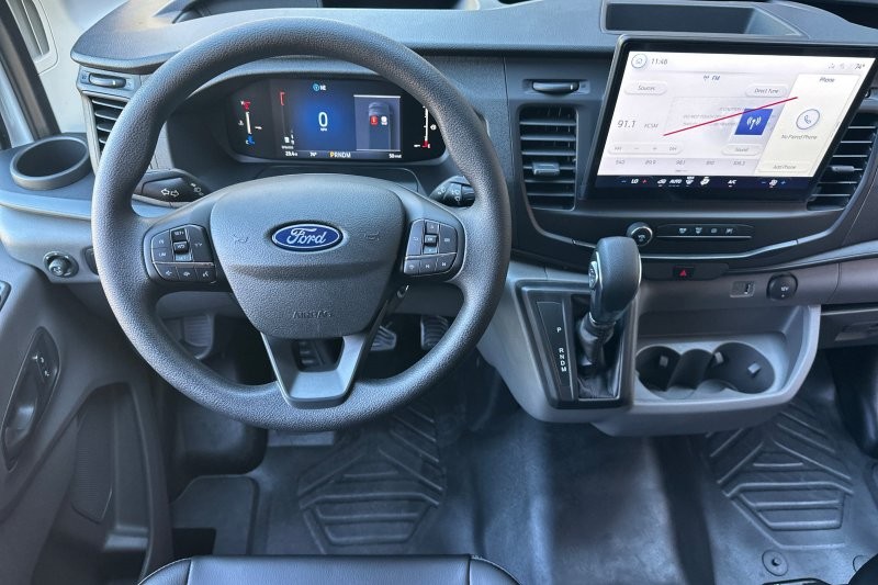 Ford Transit-250 Vehicle Full-screen Gallery Image 13