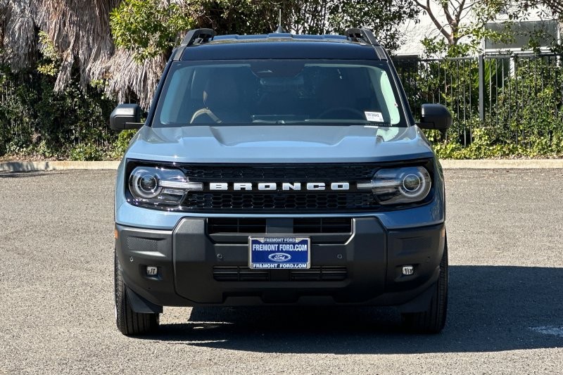 Ford Bronco Sport Vehicle Full-screen Gallery Image 08