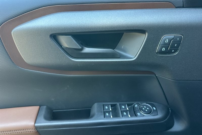 Ford Bronco Sport Vehicle Full-screen Gallery Image 10
