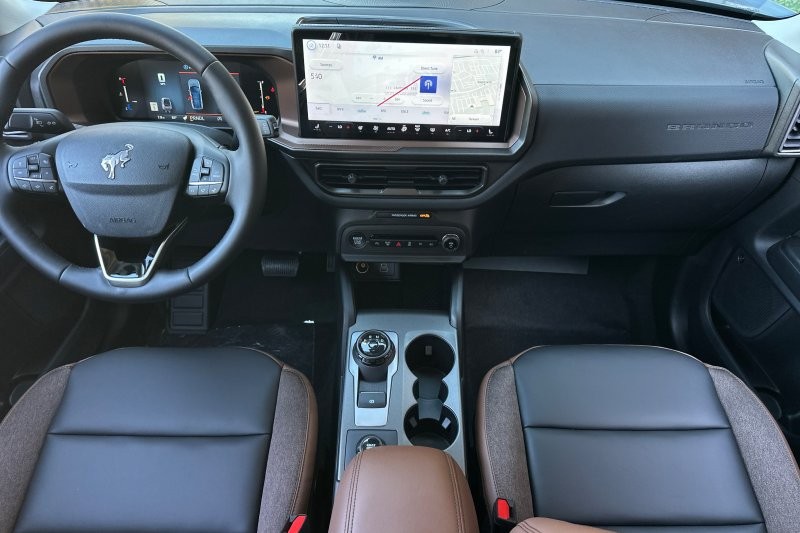 Ford Bronco Sport Vehicle Full-screen Gallery Image 14