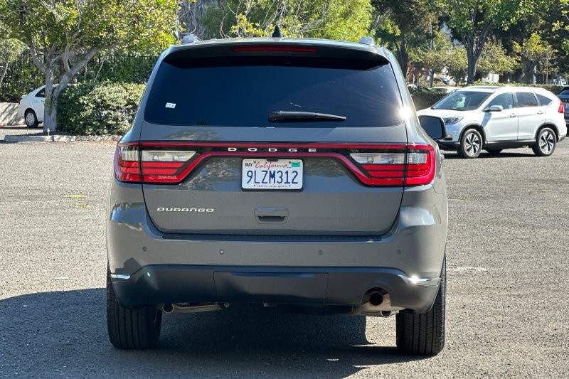 Dodge Durango Vehicle Full-screen Gallery Image 04