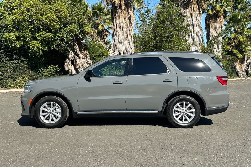 Dodge Durango Vehicle Full-screen Gallery Image 07