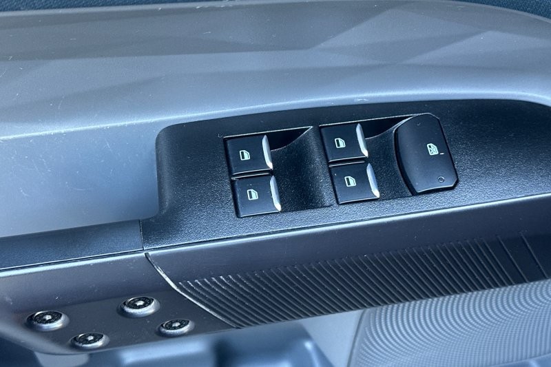 Ford Maverick Vehicle Full-screen Gallery Image 12
