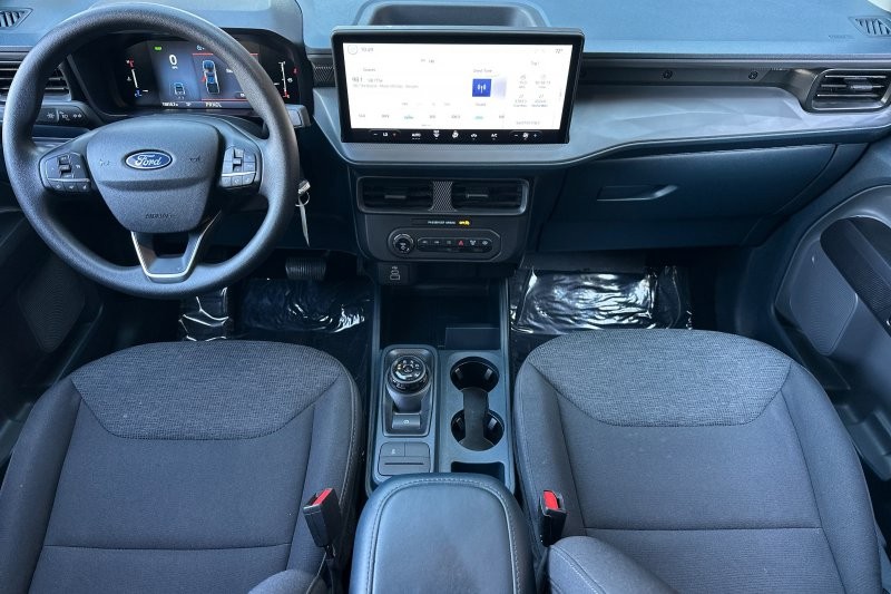 Ford Maverick Vehicle Full-screen Gallery Image 15