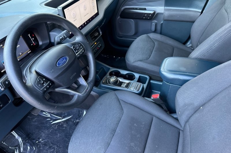 Ford Maverick Vehicle Full-screen Gallery Image 08