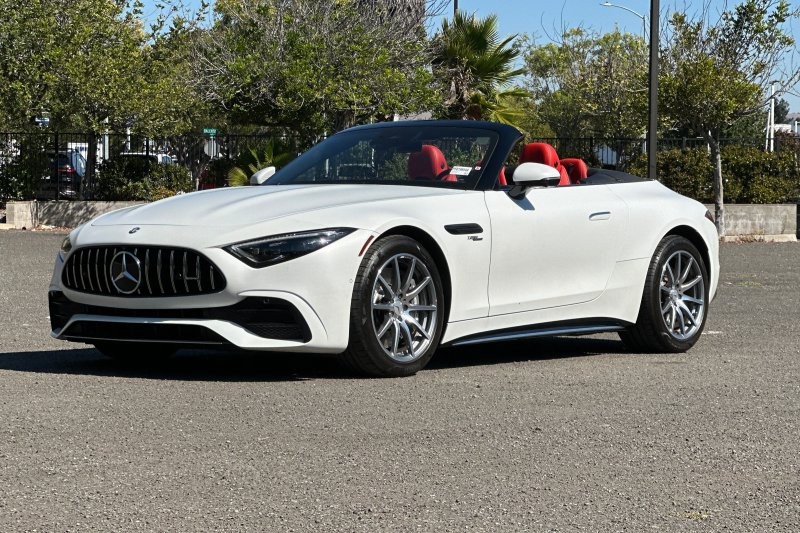 Mercedes-Benz SL-Class Vehicle Full-screen Gallery Image 07