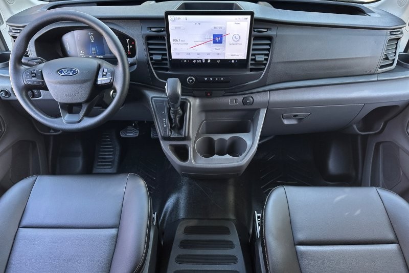 Ford Transit-150 Vehicle Full-screen Gallery Image 12