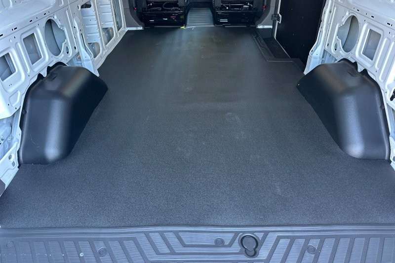 Ford Transit-150 Vehicle Full-screen Gallery Image 14