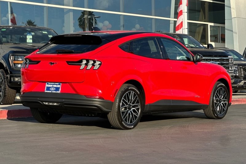 Ford Mustang Mach-E Vehicle Full-screen Gallery Image 03