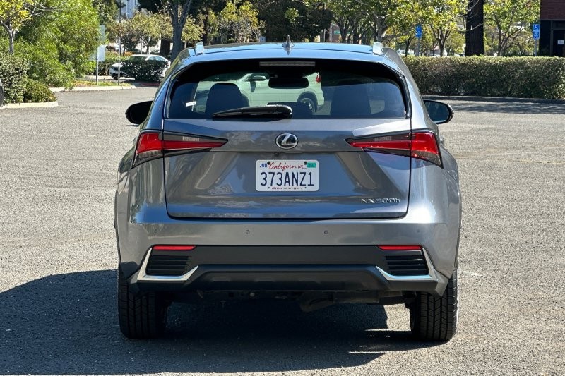 Lexus NX Vehicle Full-screen Gallery Image 04