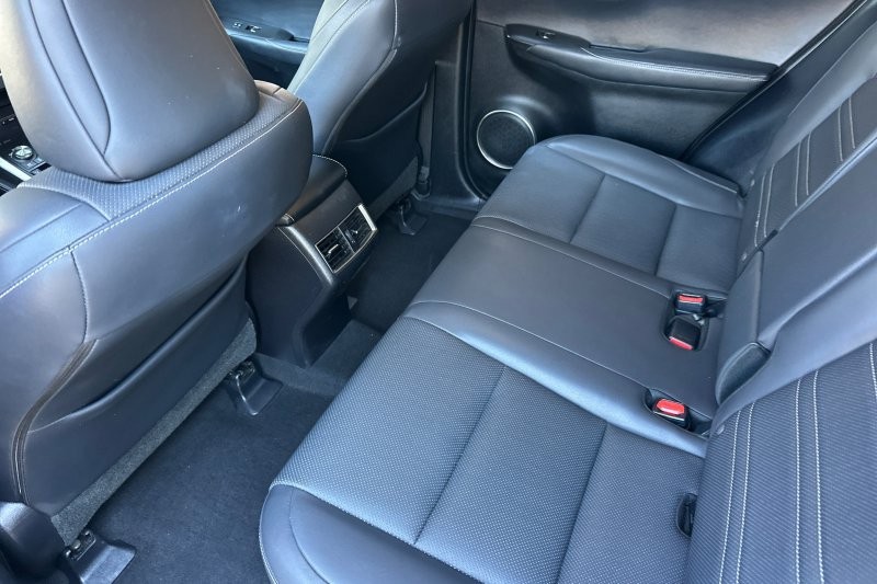 Lexus NX Vehicle Full-screen Gallery Image 14