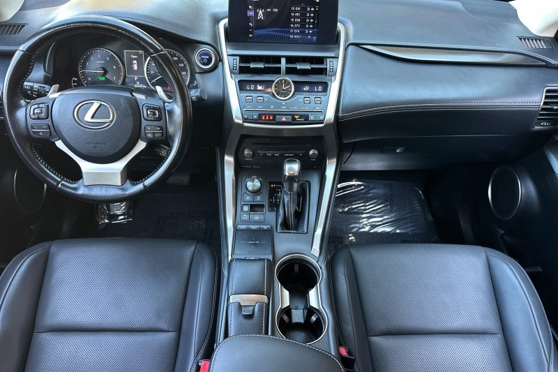 Lexus NX Vehicle Full-screen Gallery Image 15