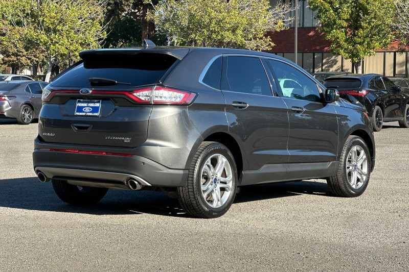 Ford Edge Vehicle Full-screen Gallery Image 03