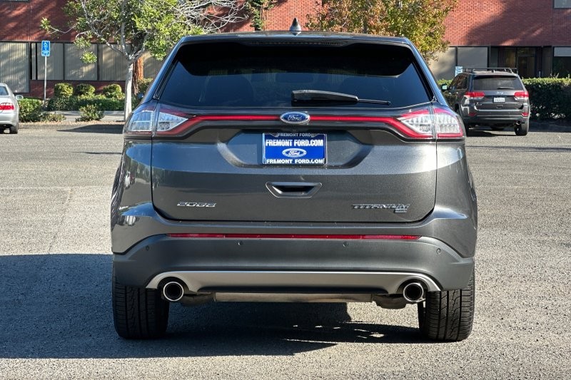 Ford Edge Vehicle Full-screen Gallery Image 04