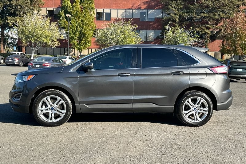 Ford Edge Vehicle Full-screen Gallery Image 07