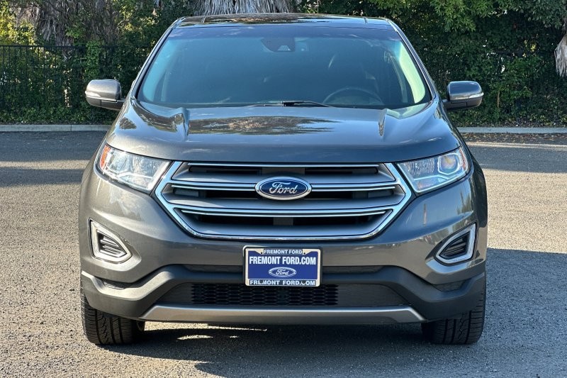 Ford Edge Vehicle Full-screen Gallery Image 09