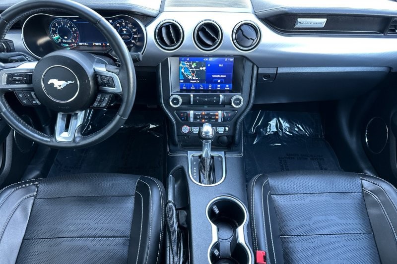 Ford Mustang Vehicle Full-screen Gallery Image 14