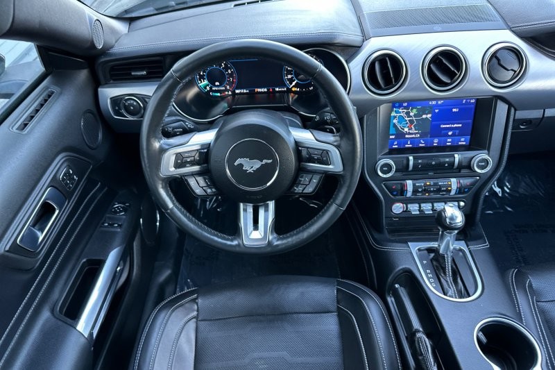 Ford Mustang Vehicle Full-screen Gallery Image 15