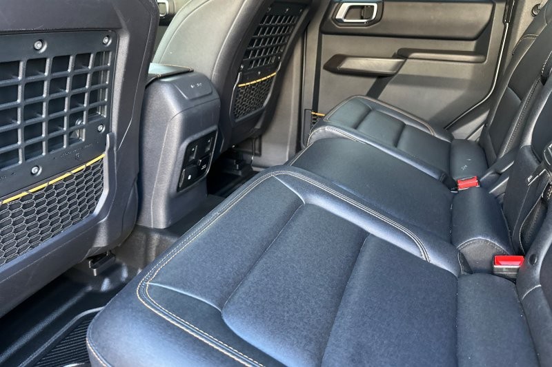 Ford Bronco Vehicle Full-screen Gallery Image 14