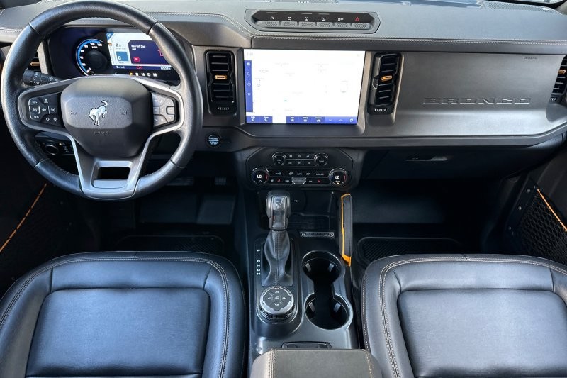 Ford Bronco Vehicle Full-screen Gallery Image 15