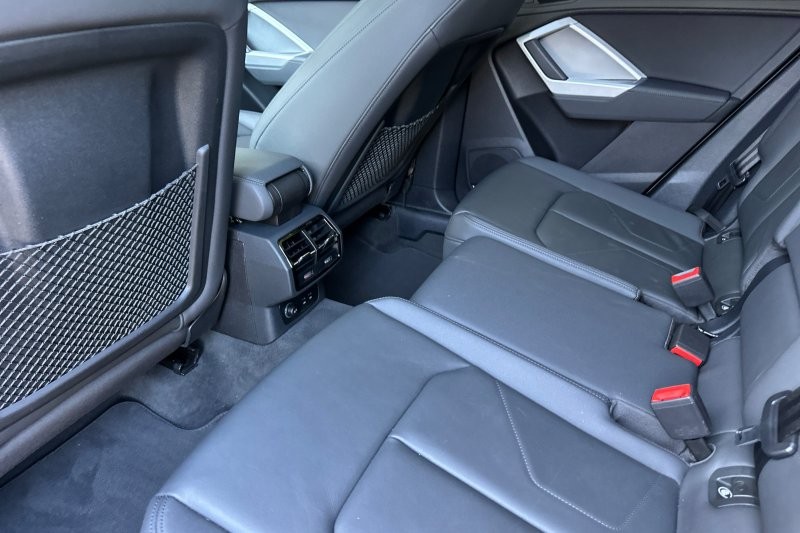 Audi Q3 Vehicle Full-screen Gallery Image 14