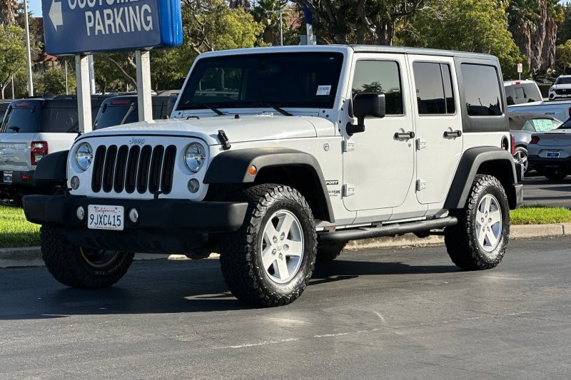 Jeep Wrangler JK Vehicle Full-screen Gallery Image 07