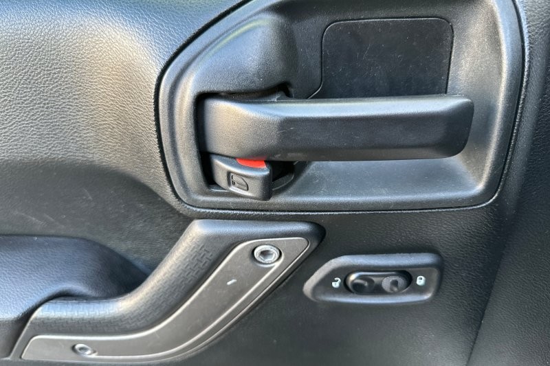 Jeep Wrangler JK Vehicle Full-screen Gallery Image 10