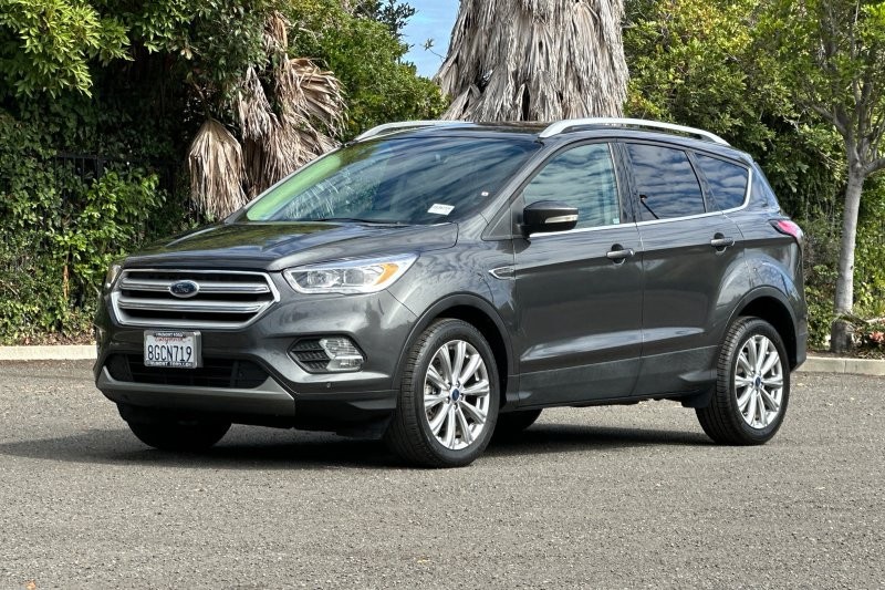 Ford Escape Vehicle Full-screen Gallery Image 08