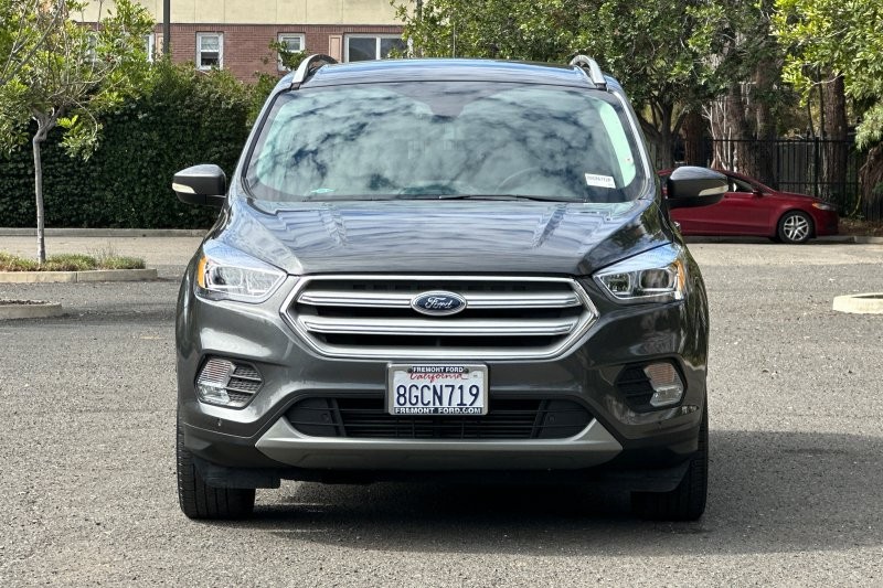 Ford Escape Vehicle Full-screen Gallery Image 09