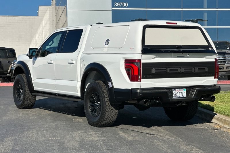 Ford F-150 Vehicle Full-screen Gallery Image 05