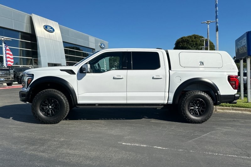 Ford F-150 Vehicle Full-screen Gallery Image 07