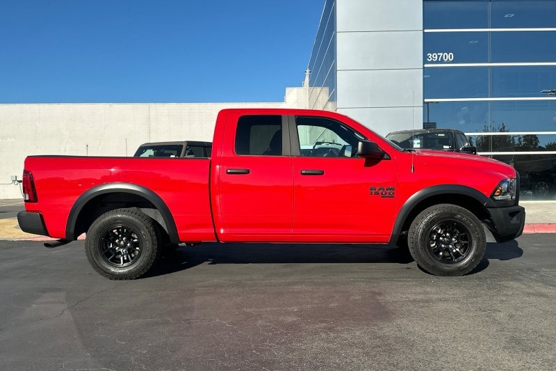 Ram 1500 Classic Vehicle Full-screen Gallery Image 02
