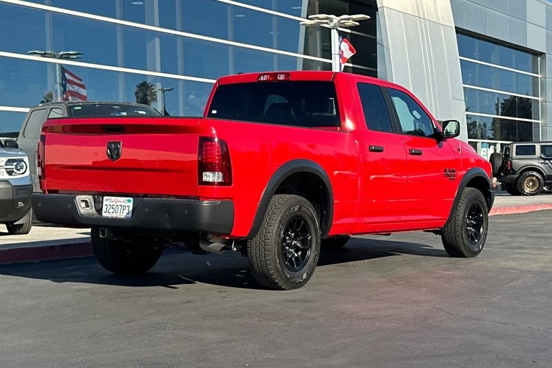 Ram 1500 Classic Vehicle Full-screen Gallery Image 03