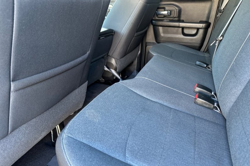 Ram 1500 Classic Vehicle Full-screen Gallery Image 14